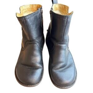 Ugg boots Neevah shearling lined black leather ankle with zipper warm comfy Sz 9